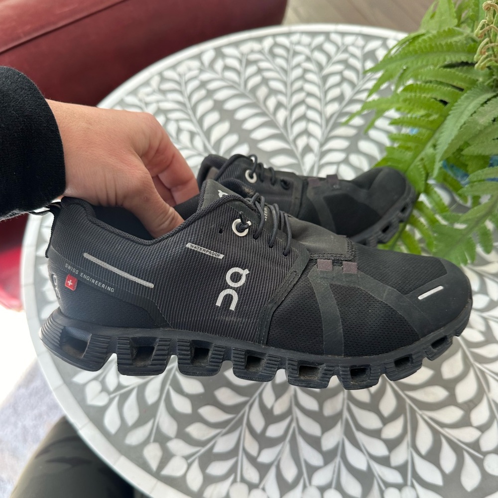 ON Cloud Waterproof Running Shoes